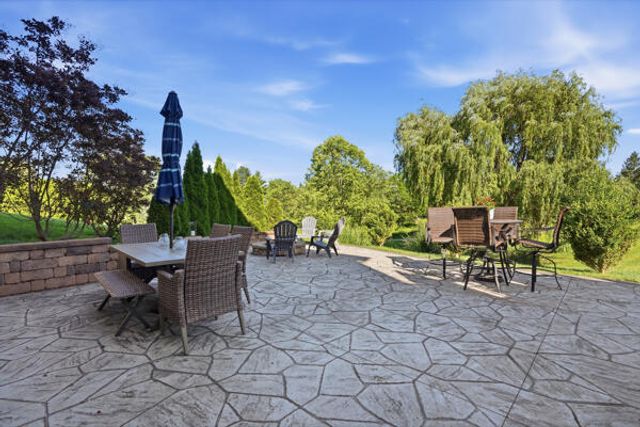 5693 Strawberry Circle, Commerce Twp, MI 48382