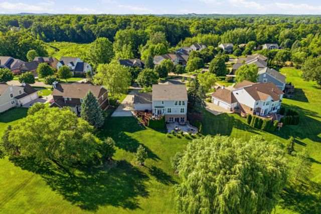 5693 Strawberry Circle, Commerce Twp, MI 48382