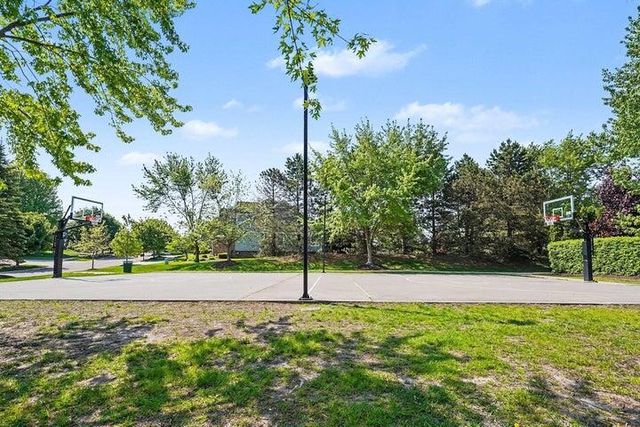 5693 Strawberry Circle, Commerce Twp, MI 48382