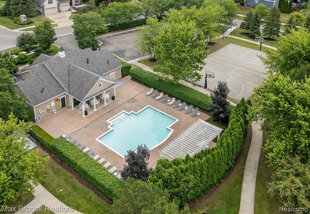 5693 Strawberry Circle, Commerce Twp, MI 48382