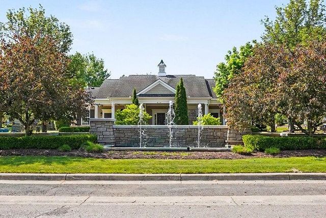 5693 Strawberry Circle, Commerce Twp, MI 48382