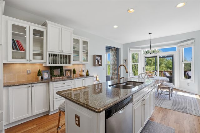 5693 Strawberry Circle, Commerce Twp, MI 48382