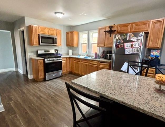 1823 N 37th Avenue, Stone Park, IL 60165