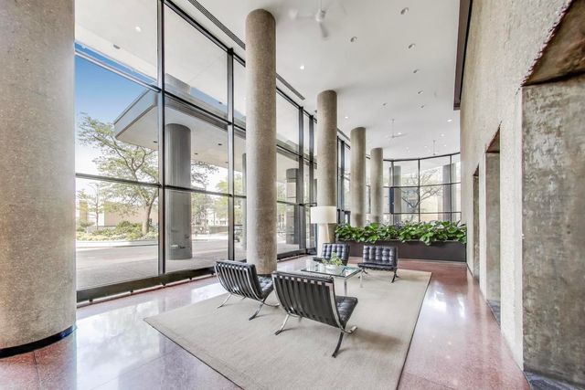 5415 N SHERIDAN Road 915, Chicago, IL 60640