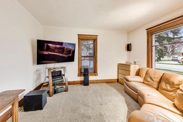 212 Kenosha STREET, Walworth, WI 53184