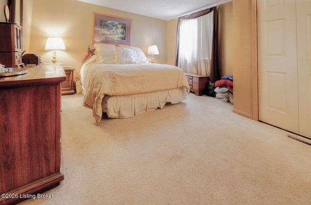 12501 Lower River Rd, Louisville, KY 40272