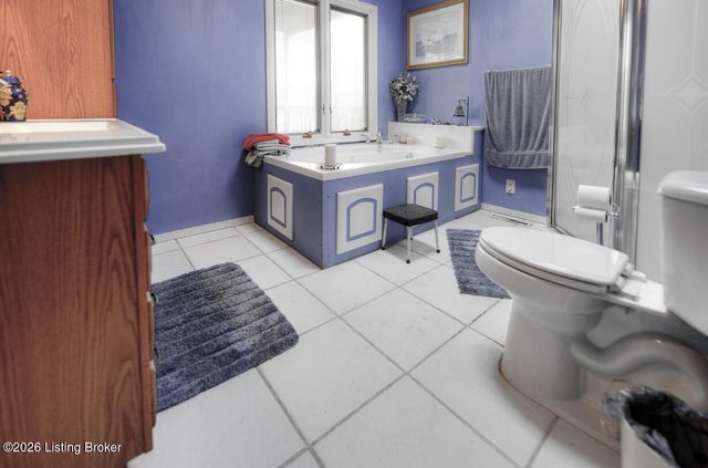 12501 Lower River Rd, Louisville, KY 40272