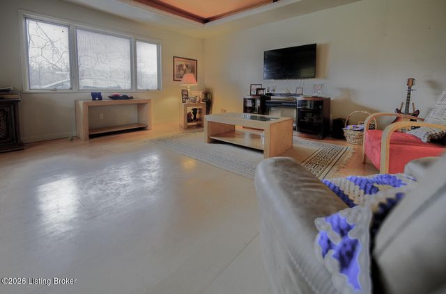 12501 Lower River Rd, Louisville, KY 40272