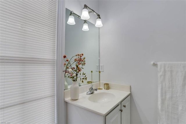 200 Maple Ave Apt H, Norfolk, VA 23503