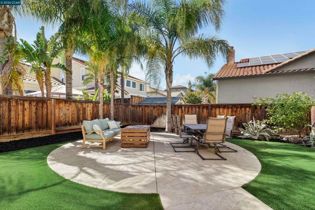 Image 12 of property listing at 858 Lindrick Ct, Brentwood, CA 94513
