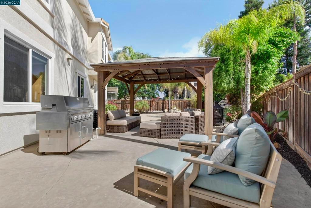 Image 13 of property listing at 858 Lindrick Ct, Brentwood, CA 94513
