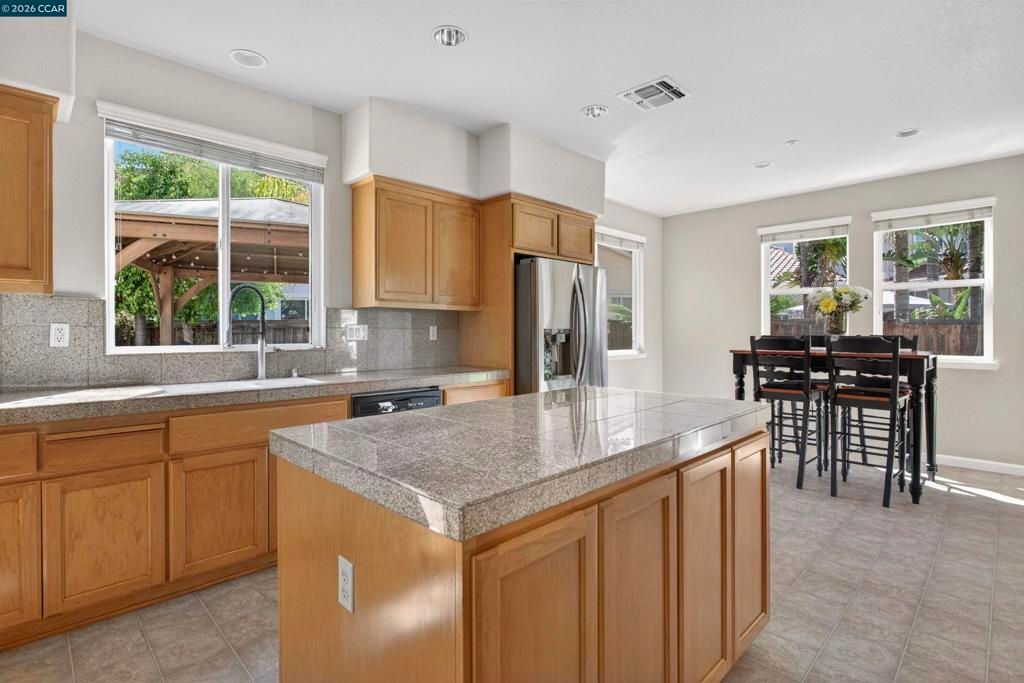 Image 26 of property listing at 858 Lindrick Ct, Brentwood, CA 94513