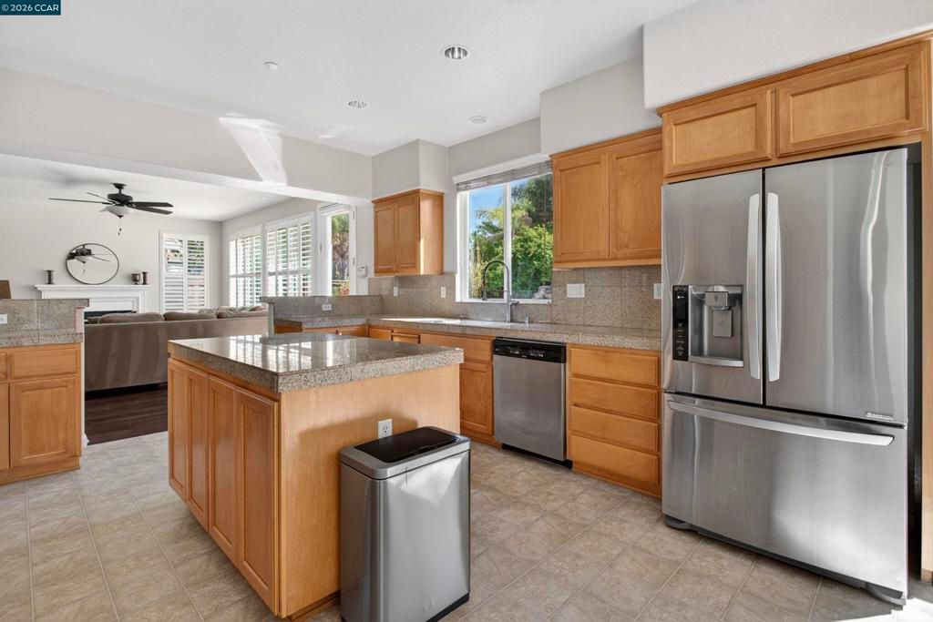 Image 27 of property listing at 858 Lindrick Ct, Brentwood, CA 94513