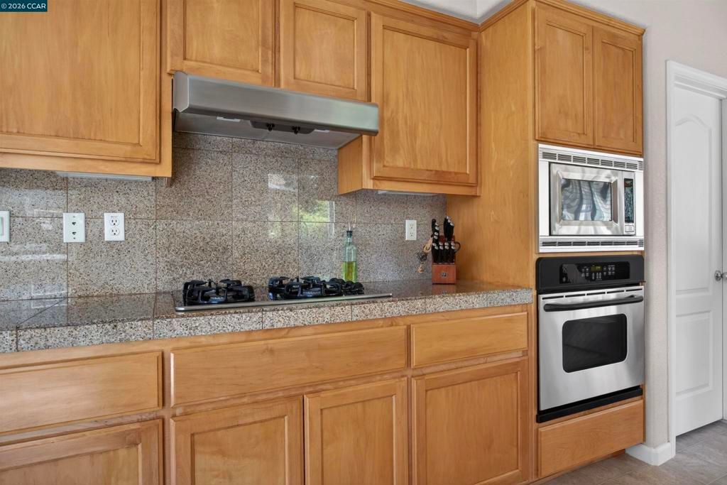Image 28 of property listing at 858 Lindrick Ct, Brentwood, CA 94513