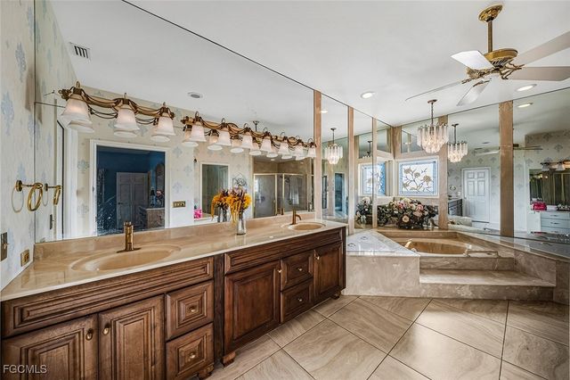 16676 Bobcat DR, Fort Myers, FL 33908