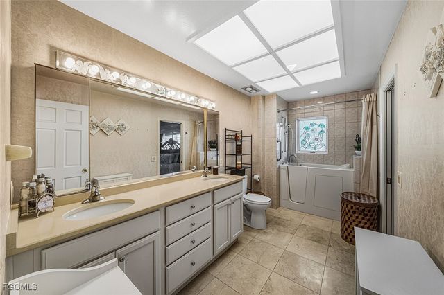 16676 Bobcat DR, Fort Myers, FL 33908