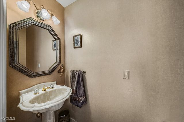 16676 Bobcat DR, Fort Myers, FL 33908