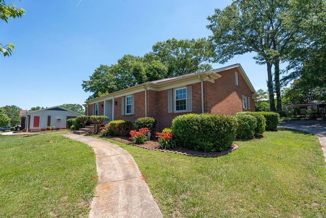 309 Pineridge Dr, Spartanburg, SC 29303