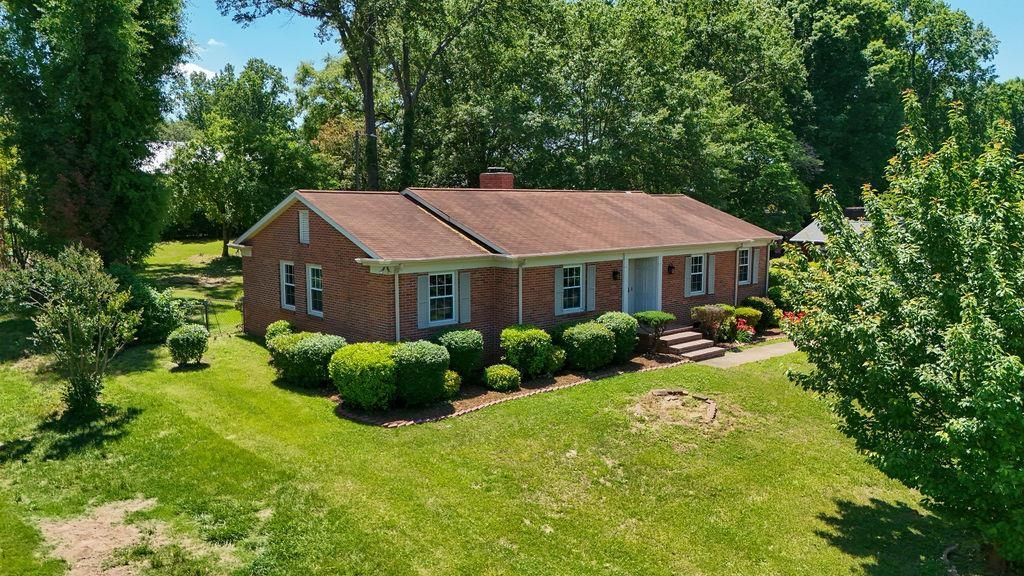 309 Pineridge Dr, Spartanburg, SC 29303