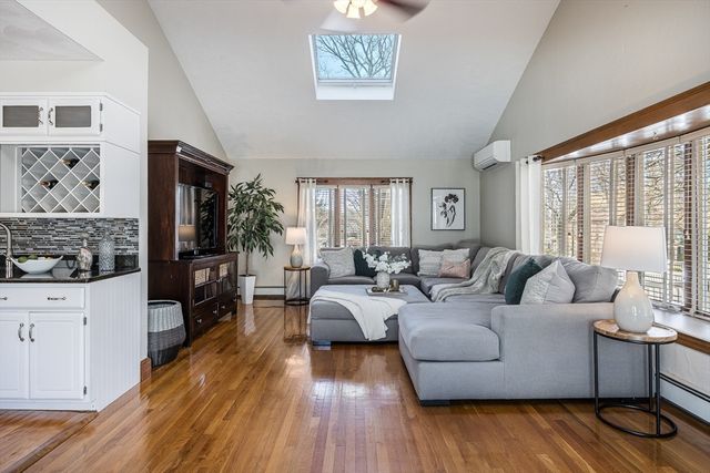 89 Grand Street, Reading, MA 01867