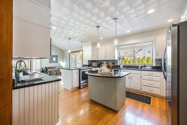 89 Grand Street, Reading, MA 01867