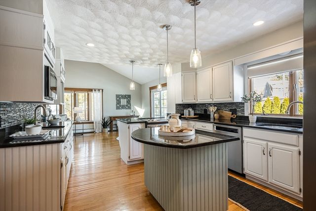 89 Grand Street, Reading, MA 01867