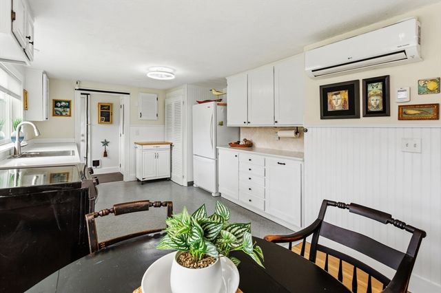 120 Chestnut St, Barnstable, MA 02601
