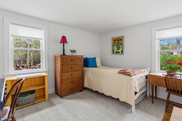120 Chestnut St, Barnstable, MA 02601