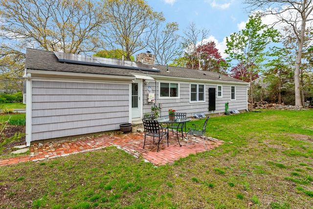 120 Chestnut St, Barnstable, MA 02601