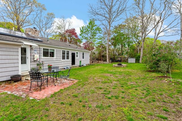 120 Chestnut St, Barnstable, MA 02601