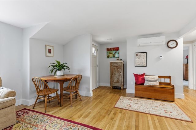 120 Chestnut St, Barnstable, MA 02601