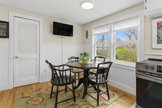 120 Chestnut St, Barnstable, MA 02601