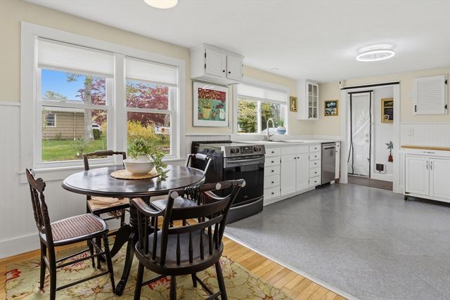 120 Chestnut St, Barnstable, MA 02601