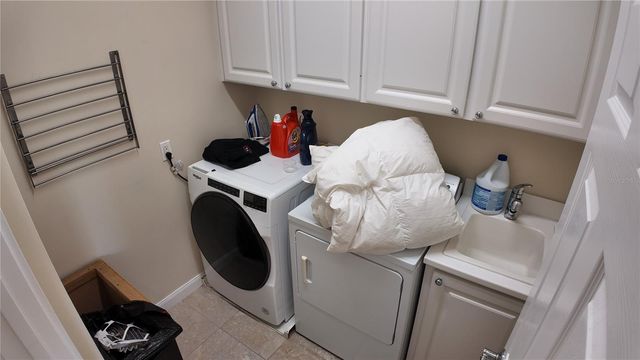 8561 INSULAR LANE, Orlando, FL 32827