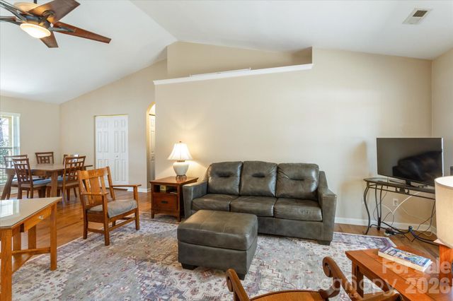 2625 Middleton Circle, Hendersonville, NC 28791