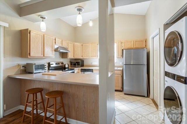 2625 Middleton Circle, Hendersonville, NC 28791