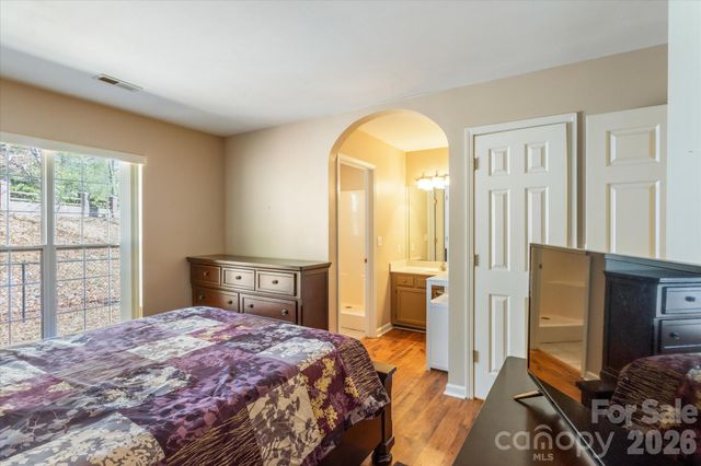 2625 Middleton Circle, Hendersonville, NC 28791