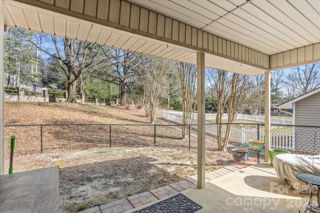 2625 Middleton Circle, Hendersonville, NC 28791