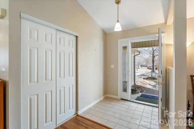 2625 Middleton Circle, Hendersonville, NC 28791