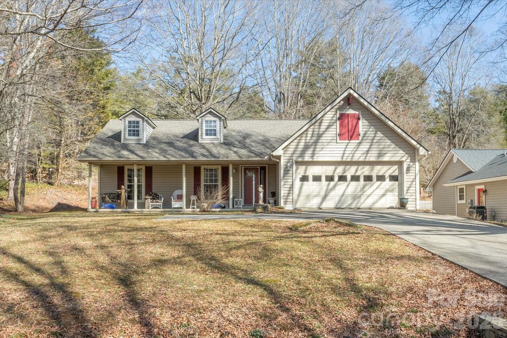 2625 Middleton Circle, Hendersonville, NC 28791