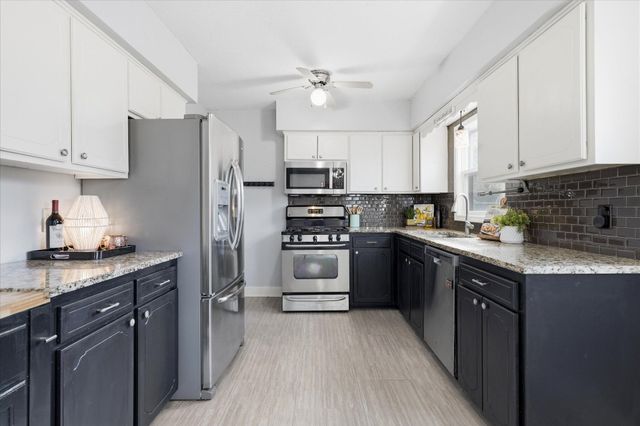 5535 Colfax Avenue N, Brooklyn Center, MN 55430