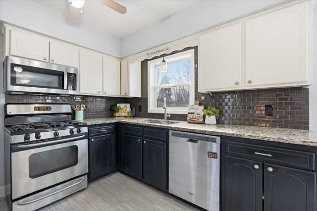 5535 Colfax Avenue N, Brooklyn Center, MN 55430