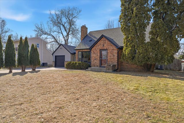 5535 Colfax Avenue N, Brooklyn Center, MN 55430