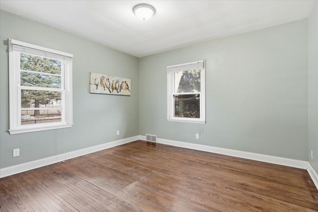 5535 Colfax Avenue N, Brooklyn Center, MN 55430