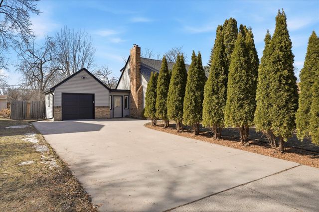 5535 Colfax Avenue N, Brooklyn Center, MN 55430