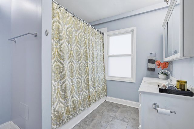 5535 Colfax Avenue N, Brooklyn Center, MN 55430