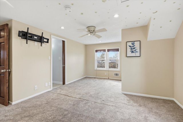 5535 Colfax Avenue N, Brooklyn Center, MN 55430