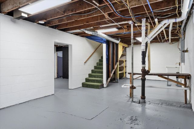 5535 Colfax Avenue N, Brooklyn Center, MN 55430