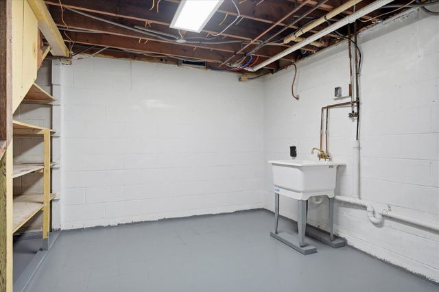 5535 Colfax Avenue N, Brooklyn Center, MN 55430