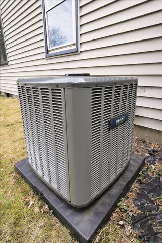 5535 Colfax Avenue N, Brooklyn Center, MN 55430